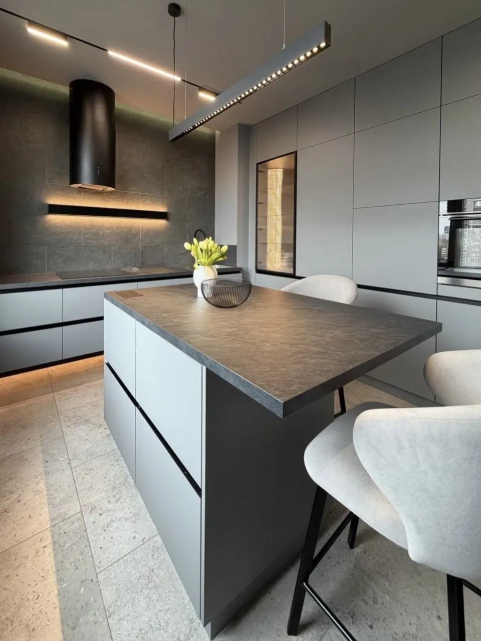 Dark modern kitchen with island — Orpington, London