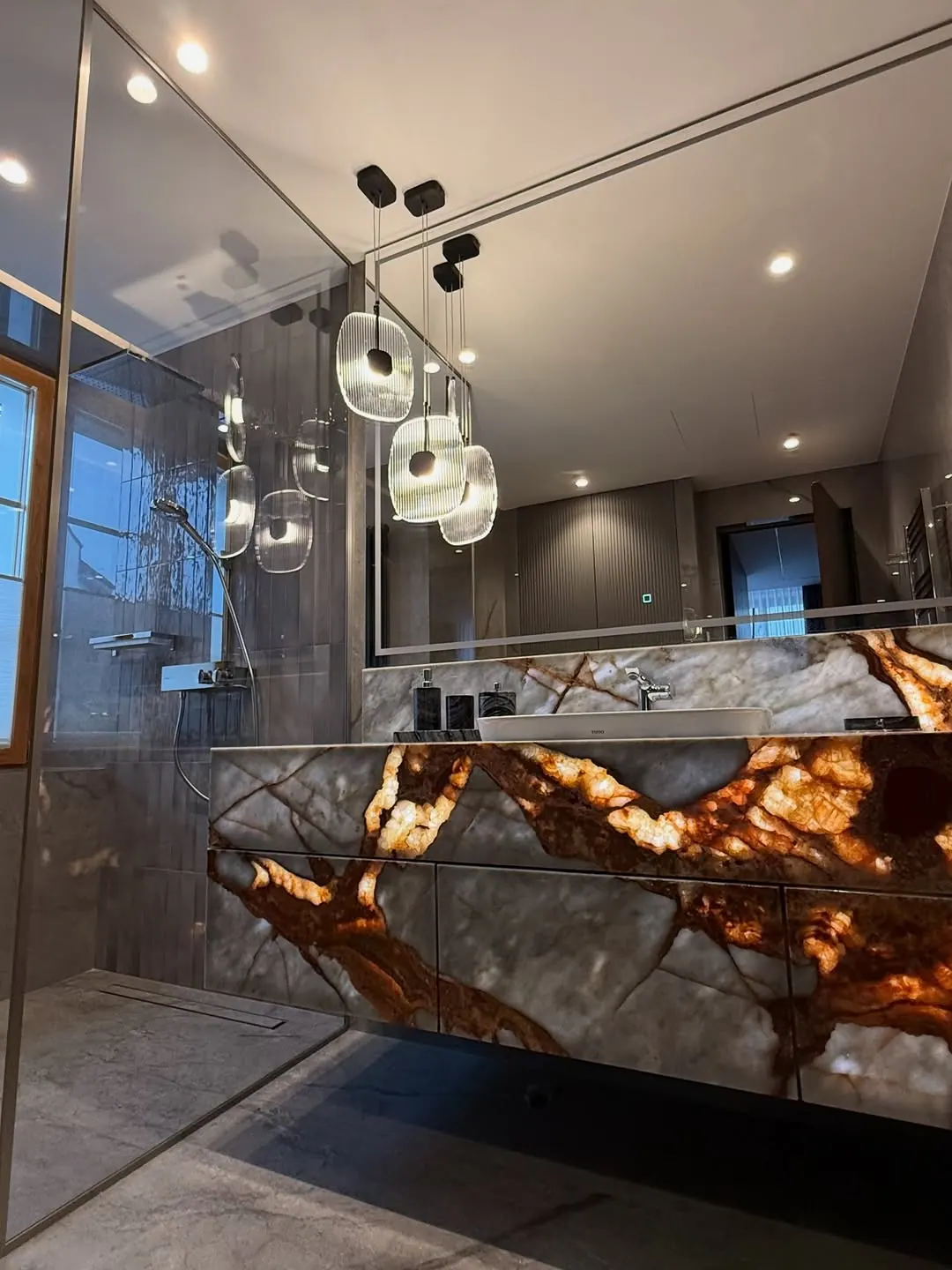 Statement stone bathroom with bidet suite — Hampstead, London