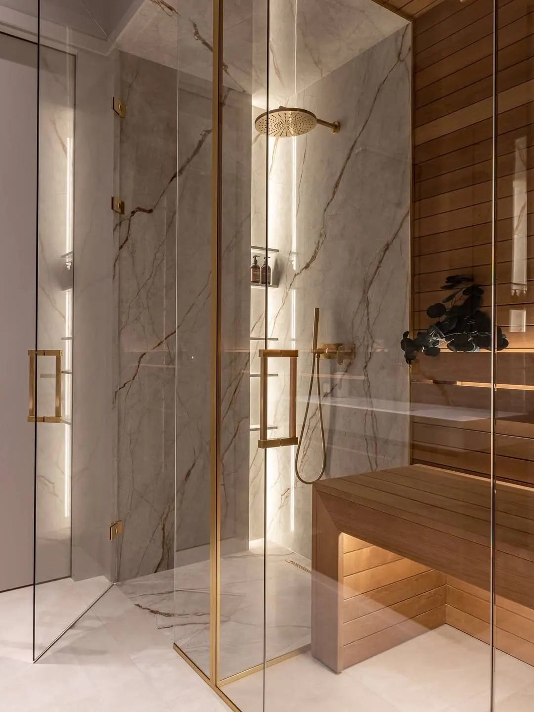 Spa bathroom with sauna & marble shower — Pimlico, London