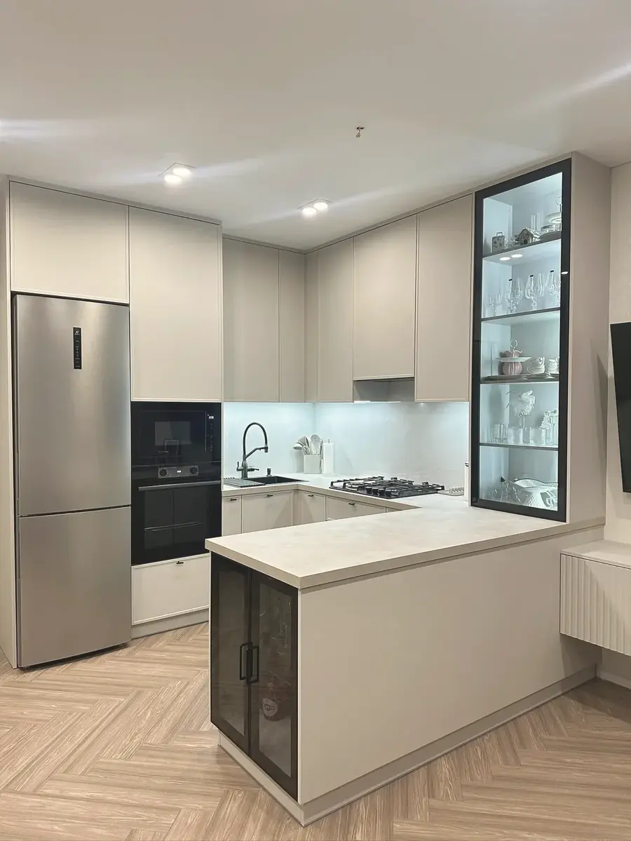 Cashmere kitchen with glass display cabinets — Ruislip, London